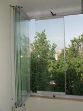 Balcony glazing
